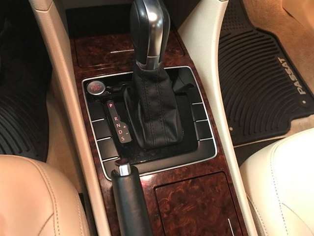 Volkswagen Passat 2012 photo 15